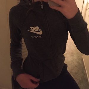 Woman’s nike zip up jacket